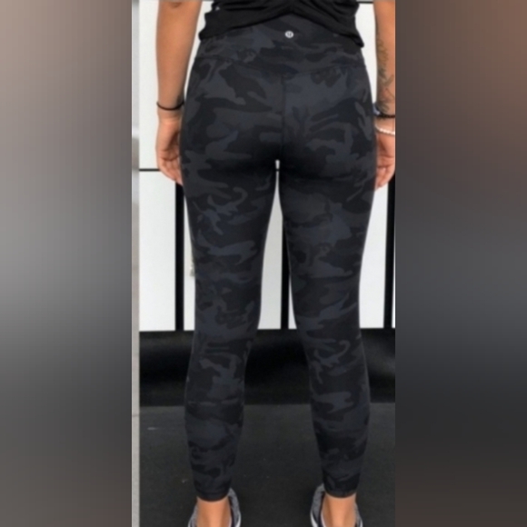 NWT  🍋 LULULEMON 🍋 Align 25"  Camo Size 2 - Picture 3 of 11